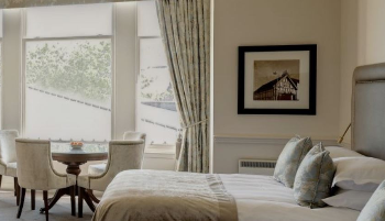 MacDonald Marine Hotel