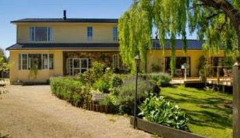 SwanHouse1