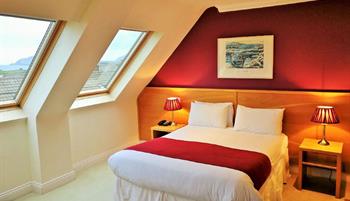 Ceann Sibeal Hotel, Ballyferriter