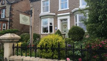 A-touch-of-Loveliness-at-Lockholme-Bed-and-Breakfast-11