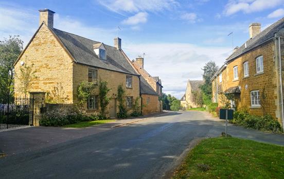 See the honey coloured houses
