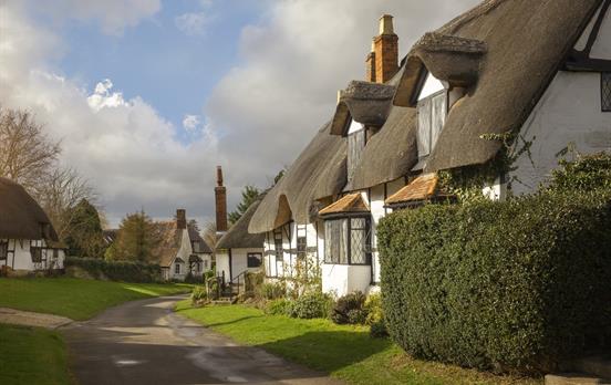 Thatched Cottages in Welford on Avon