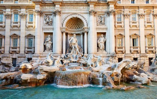 Explore iconic Roman sites in Rome