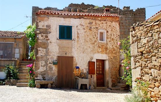Wander around historic towns