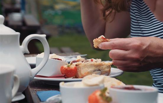 Genießen Sie echt englischen Afternoon Tea
