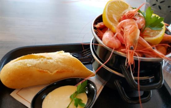 Refuel on fresh, locally caught seafood