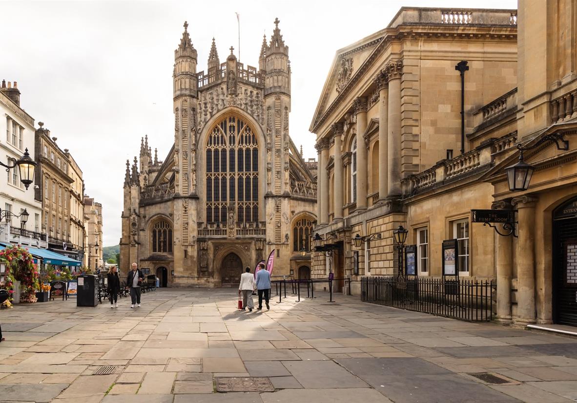The regal Bath Abbey and Roman Baths