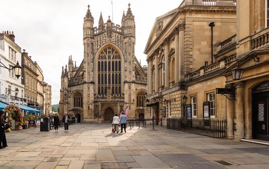 The Regal Bath Abbey and Roman Baths