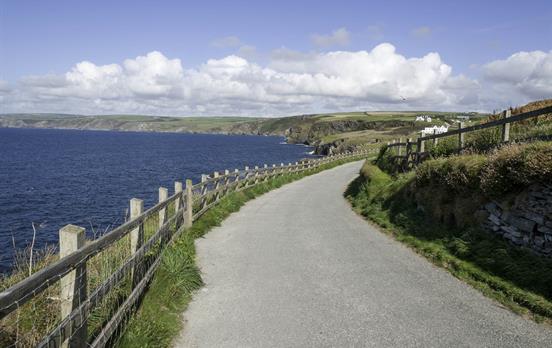 Idyllische Küstenstraße