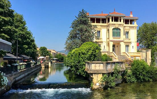 Pretty setting of L'Isle-Sur-La-Sorgue