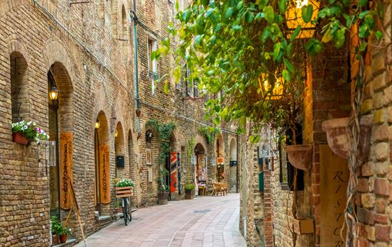 The narrow streets of San Gimignano