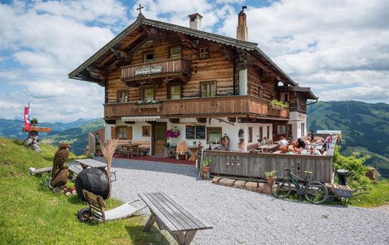 Take a break at Kobinger Hut ©Peter Vonier