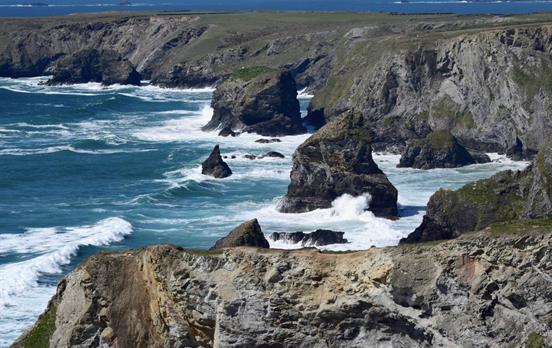 Die Felsformationen der Bedruthan Steps
