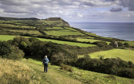 Stonebarrow mit Golden Cap in der Ferne