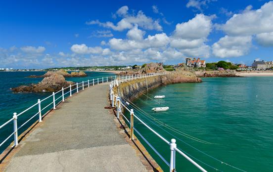 shutterstock-1441307489-larocque-1