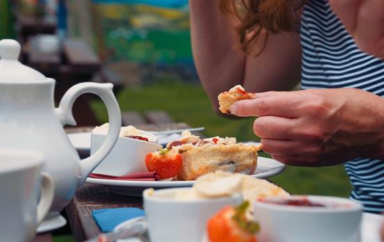 Experience a traditional Cotswold cream tea
