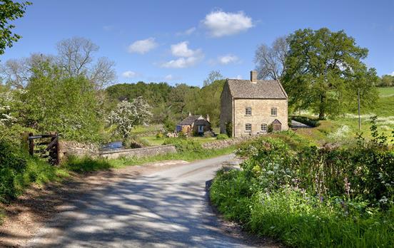 Typical farmer houses in the Cotswold countryside
