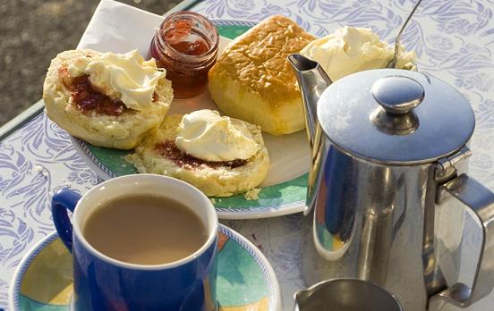 Having a cream tea is a must when in the Cotswolds