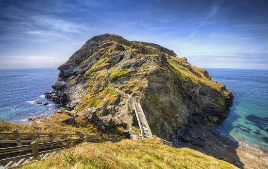 Remnants of King Arthur&apos;s Castle in Tintagel