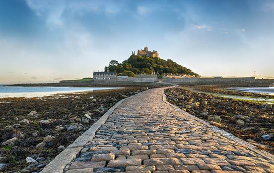The iconic view from Marazion over to St Michael&apos;s
