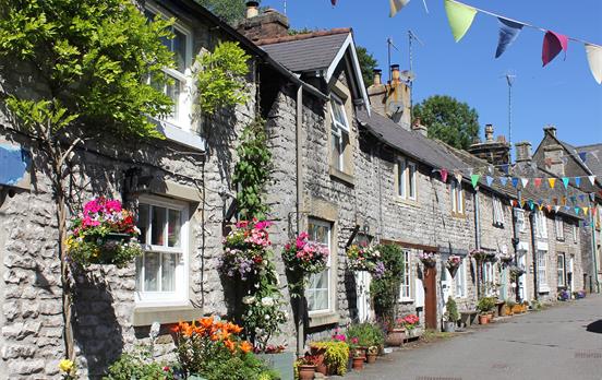 A row of stone houses in Tideswell