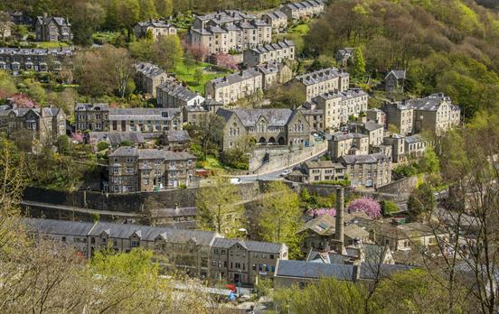Stay and walk through English Towns