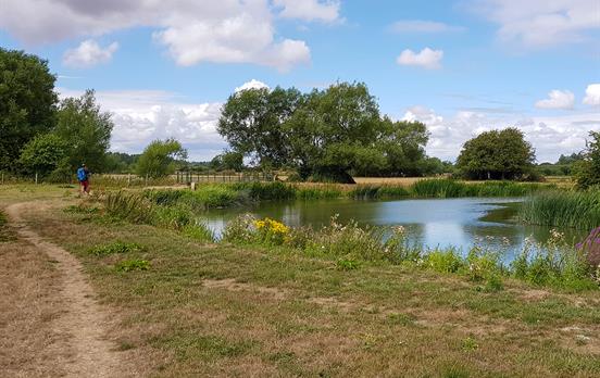 Gentle walking on the Thames path