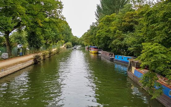 Walk alongside the Oxford Canal