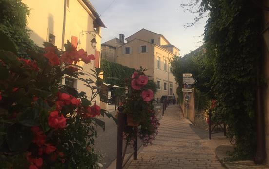 Bonnieux