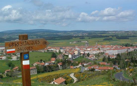 Typical signage along the Camino le Puy