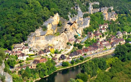 Views over La Roque-Gageac