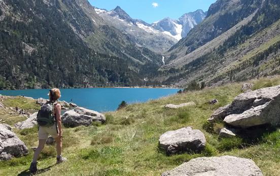 Walking to Lac Gaube