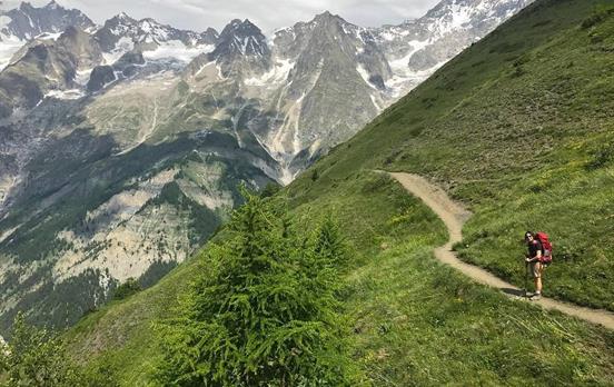 Panoramic trail on the TMB
