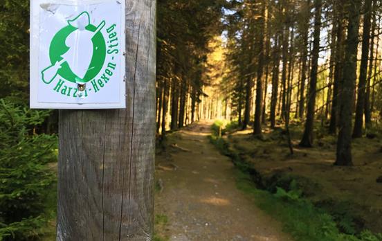 Hexen-Stieg Wegmarkierung