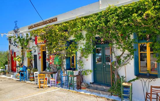 Traditional taverna in Plaka