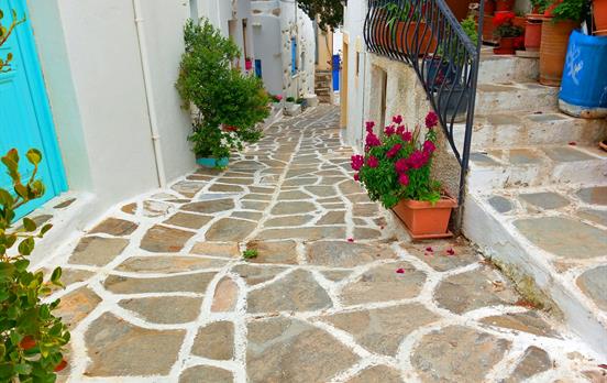 Narrow alleyways of Parikia