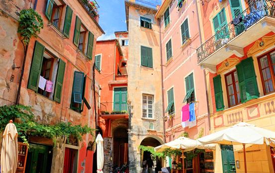 Explore the streets of Monterosso