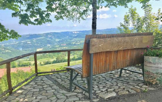 Benches with a view in Roddino