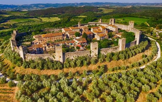 Kleines Höhendörfchen Monteriggioni