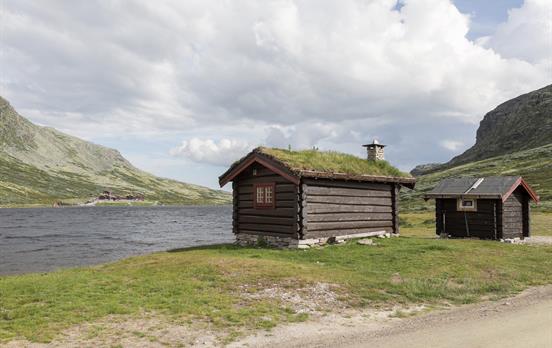 Traditional cabins along the trail