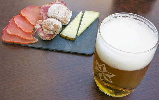 Delicious cheese and ham tapas