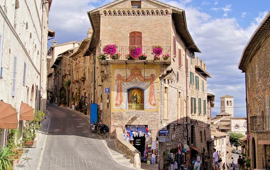 Houses with unique frescos