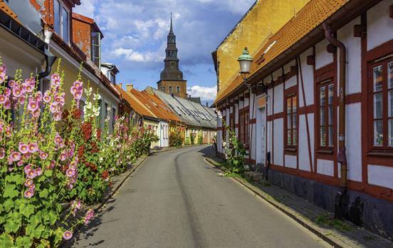 Traditionelle bunte Straße in Ystad