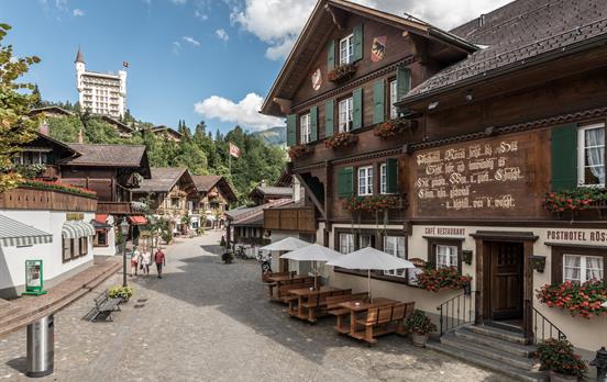 Stay in Gstaad(CopyrightGstaadSaanenlandTourismus)