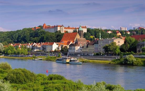 Blick auf die Canaletto-Stadt Pirna an der Elbe