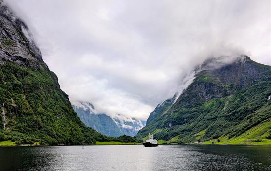 Bootstour auf Aurlands- und Naeroyfjord