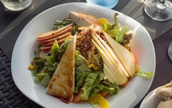 Goats cheese, pear and nut salad