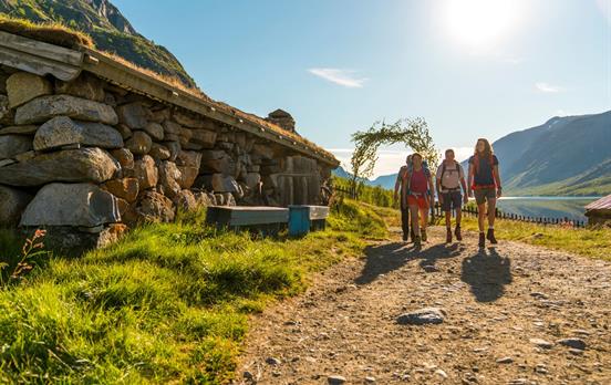 Approaching Gjendebu