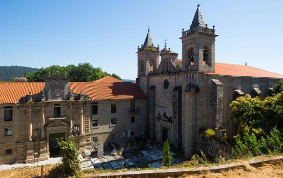 Discover a multitude of Romanesque churches