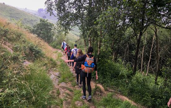 Bump into fellow pilgrims and walk together